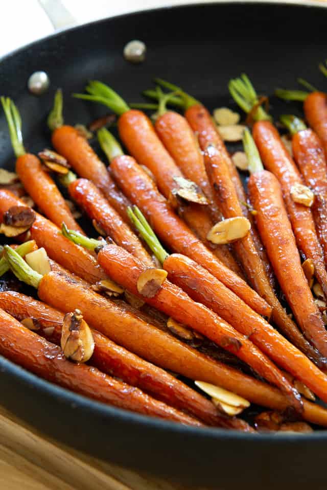 Maple Glazed Carrots (Quick Stovetop Recipe) - Fifteen Spatulas