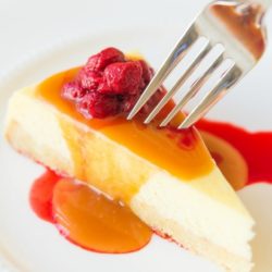 Caramel Cheesecake with Raspberries - Fifteen Spatulas