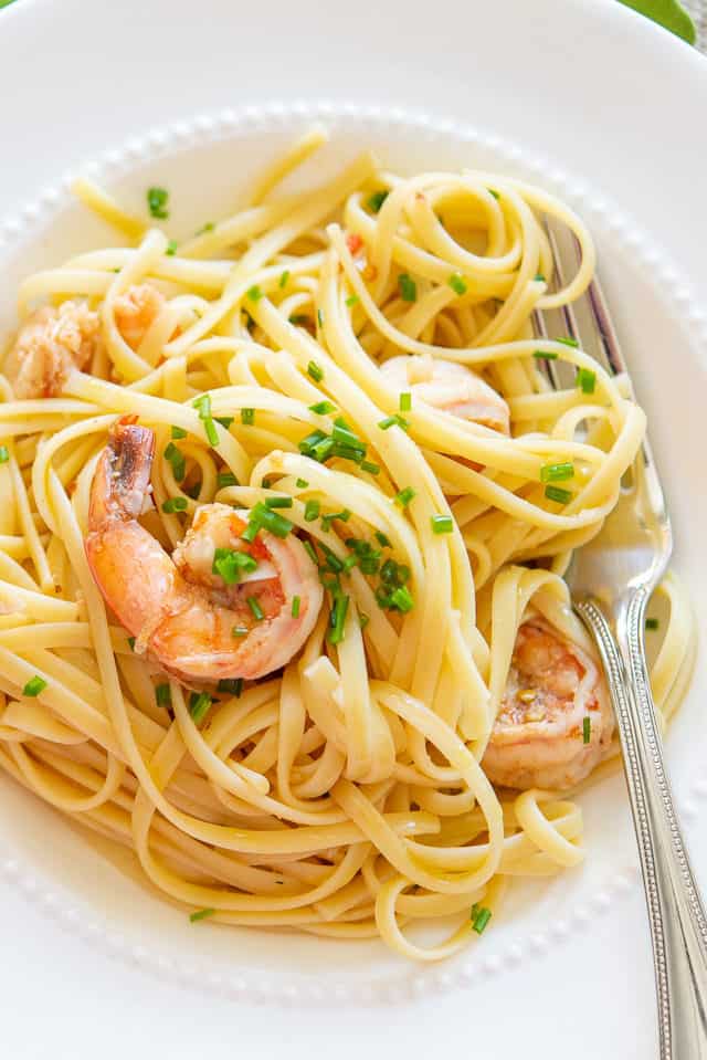 Shrimp Linguine with White Wine, Garlic, Tomato - Fifteen Spatulas
