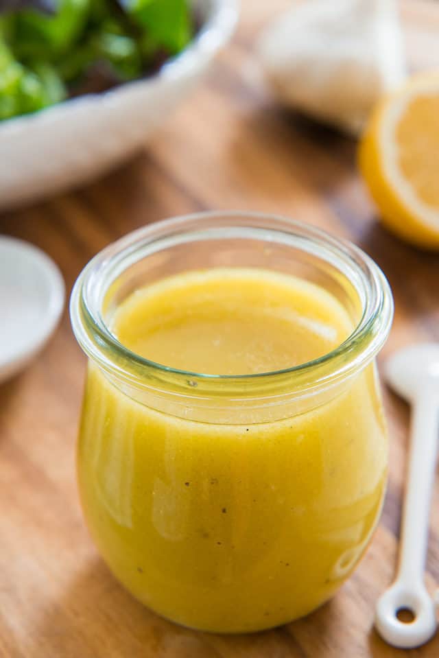 Lemon Vinaigrette (Salad Dressing Recipe) - Fifteen Spatulas